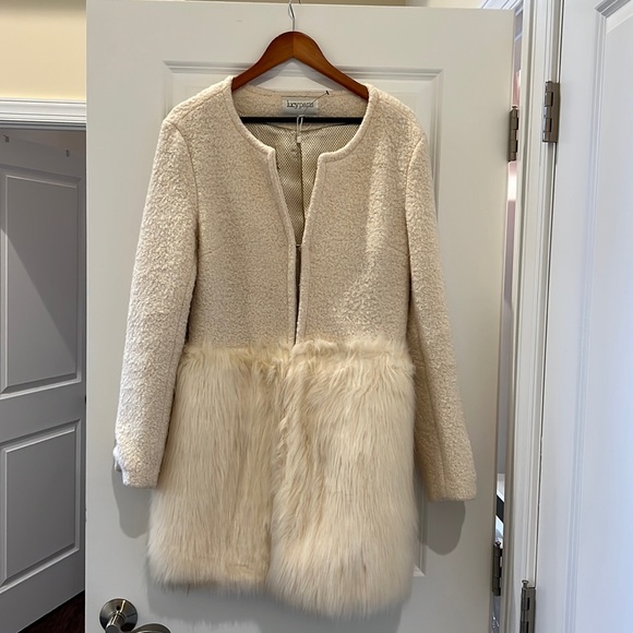 Lucy Paris cream Feather/Fur Coat - Picture 2 of 4